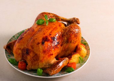 Fırında kızarmış tavuk.