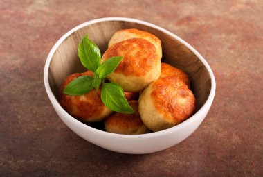 Kasede tavuk köftesi.