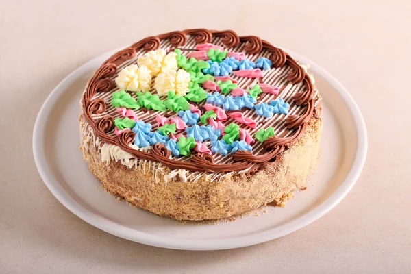 传统的基辅蛋糕放在盘子里 — 图库照片