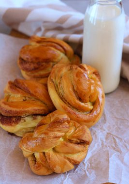 İsveç tarçınlı çörekler, seçici odaklanma