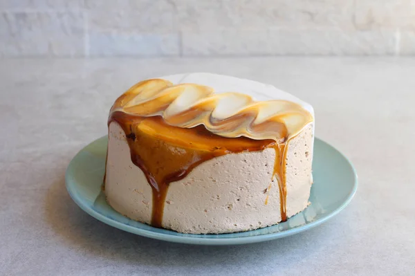 Tort Torte Caramel Stratificat Farfurie — Fotografie, imagine de stoc