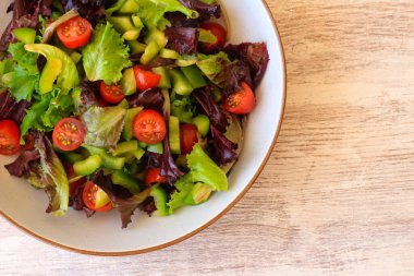 Taze sağlıklı karışık salata.