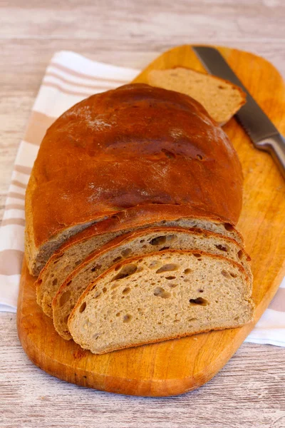 自家製 素朴な混合ライ麦パン スライス — ストック写真