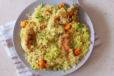 Kekik budu ve havuçlu tavuk butları.