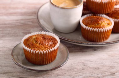 Bran and raisin muffins served with coffee