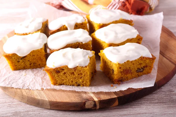 Raisin Och Mutter Pumpstång Med Glasyr — Stockfoto