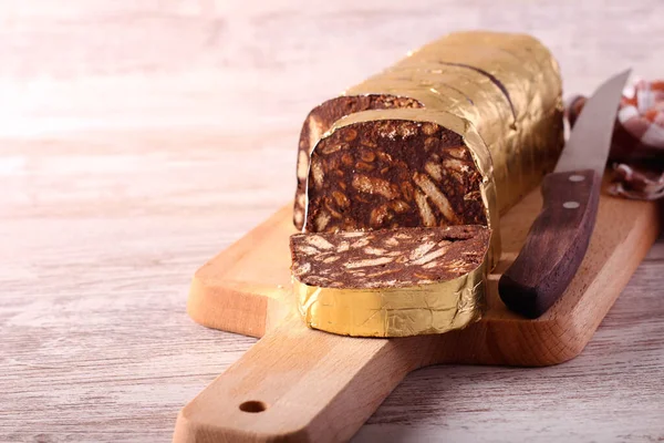 Coklat Salami Manis Makanan Penutup Dari Kakao Dan Biskuit — Stok Foto
