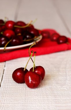 Bir kasedeki kirazlar