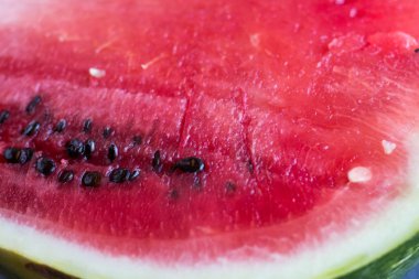 yarısı sulu karpuz