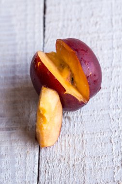 bir kesi sulu şeftali, portre