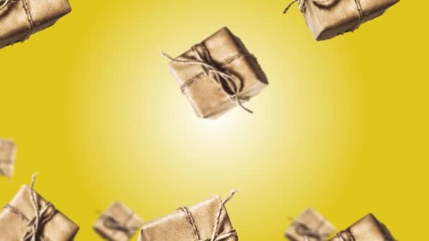 Flying Wrapping Pacotes Natal Eco Com Papel Marrom Diferentes Diâmetros — Vídeo de Stock