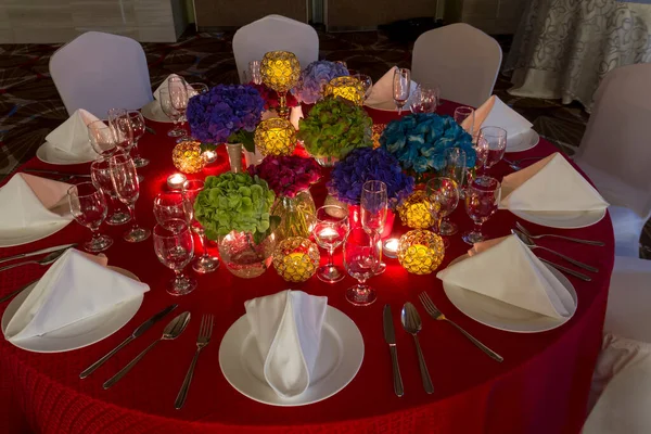 Table Intérieur Aménagée Pour Dîner — Photo