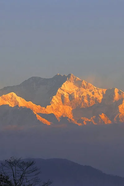 Golden Color Snowcapped Himalaya Mount Kangchenjunga Sunrise Majestic Kangchenjunga World — Stock Photo, Image