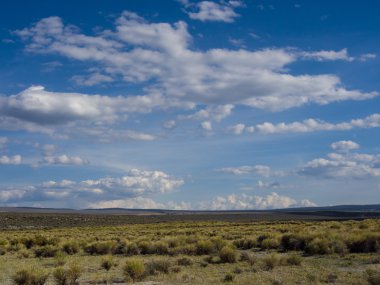mono Gölü yakınlarında gün güneşli ve Clear