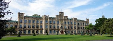 Kiev, Ukrayna 6 Temmuz 2021: Ukrayna Ulusal Teknik Üniversitesi 'nin inşaatı - Kiev Politeknik Enstitüsü adını Kiev şehrinde Sikorsky' den almıştır.