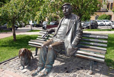 Kiev, Ukrayna 10 Haziran 2021: Yakovenko Anıtı Nikolai Fedorovich Ukrayna Sovyet tiyatro ve film aktörü, Ukrayna SSR Halk Sanatçısı