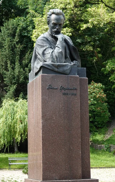 우크라이나 키예프 2021 Monument Franko Ivan Yakovlevich Writer 과학자 담당자 — 스톡 사진