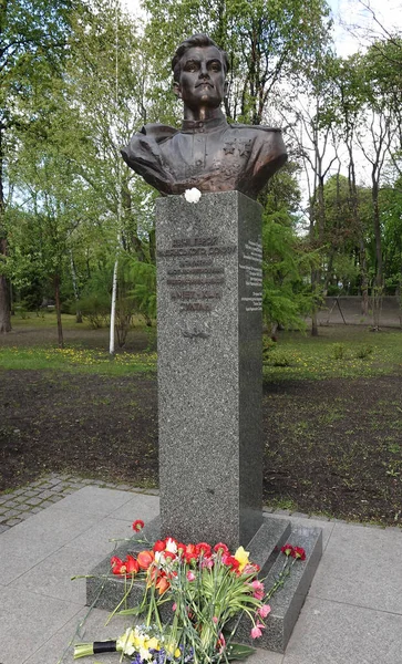 Kiev Oekraïne Mei 2021 Monument Voor Piloot Held Amet Khan — Stockfoto