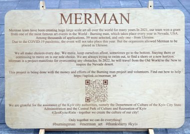 Kiev, Ukrayna 23 Temmuz 2021: Heykel Kurulumu 