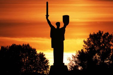 Kiev, Ukrayna 9 Ekim 2021: 2. Dünya Savaşı 'nda faşizme karşı kazanılan zafer onuruna SSCB döneminden titanyum 