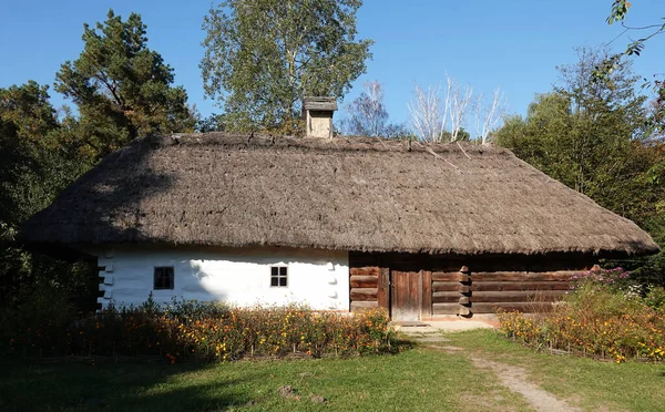 Kijów Ukraina Września 2021 Starożytne Ukraińskie Chaty Narodowym Muzeum Architektury — Zdjęcie stockowe