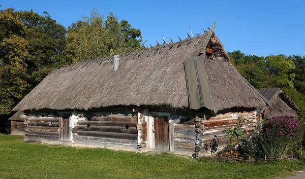 Kijów Ukraina Września 2021 Starożytne Ukraińskie Chaty Narodowym Muzeum Architektury — Zdjęcie stockowe