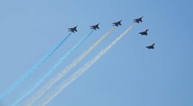 Kyiv, Ukrayna 24 Ağustos 2021: Savaşçı MIG-29 Ukrayna 'nın 30 yıllık bağımsızlığını Kiev semalarında kutladı
