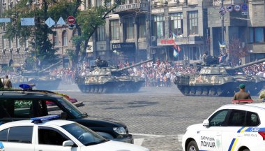 Kyiv, Ukrayna 24 Ağustos 2021: 30 yıldır Ukrayna 'nın bağımsızlığını kutlayan Tank 