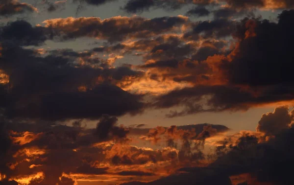 Himmel Med Vackra Cumulus Moln Och Ansikte Bild — Stockfoto