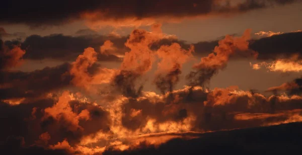 Céu Com Belas Nuvens Cumulus Imagem Rosto — Fotografia de Stock