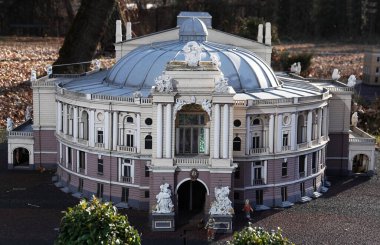 Kyiv, Ukrayna 11 Kasım 2021: Odessa şehrindeki opera ve bale tiyatrosu - Kyiv 'deki minyatür müze
