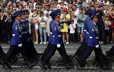 Kyiv, Ukrayna 24 Ağustos 2021: Ukrayna Askeri Kuvvetleri 'nin Kyiv' deki 30 yıllık bağımsızlığını kutlayan birlikleri