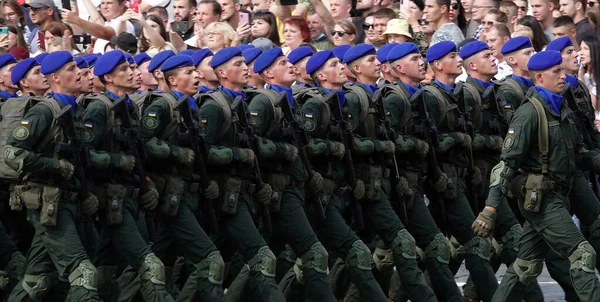 Kyiv Ukraine August 2021 Columns Soldiers Military Forces Ukraine Celebration — Stock Photo, Image