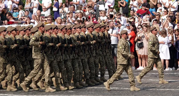 Kiev Ukraine Août 2021 Colonnes Soldats Des Forces Militaires Ukrainiennes — Photo