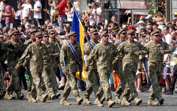 Kiev Ukraine Août 2021 Colonnes Soldats Des Forces Militaires Ukrainiennes — Photo