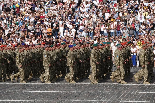 Kiev Ucrania Agosto 2021 Una Columna Soldados Ucranianos Veteranos Operación —  Fotos de Stock