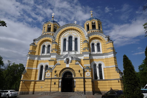 Киев, Украина 14 мая 2021 года: Владимирский собор - памятник неовизантийской архитектуры в Киеве