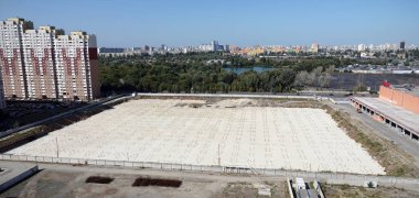 Kyiv, Ukrayna 28 Temmuz 2020 Kyiv 'deki büyük bir eğlence merkezinin sıfır döngüsü şantiyesi