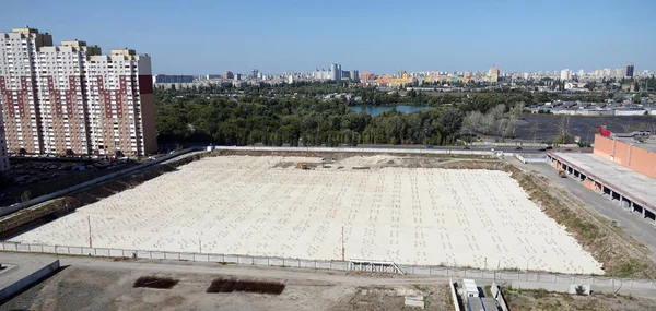 Kyiv, Ukrayna 28 Temmuz 2020 Kyiv 'deki büyük bir eğlence merkezinin sıfır döngüsü şantiyesi