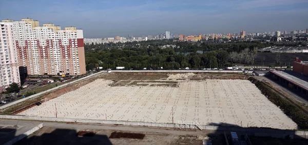 Kyiv, Ukrayna 28 Temmuz 2020 Kyiv 'deki büyük bir eğlence merkezinin sıfır döngüsü şantiyesi