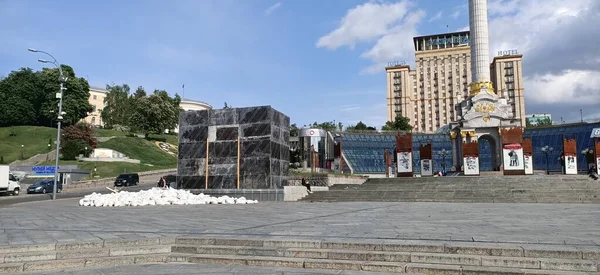 Kiev Ucrânia Maio 2022 Cuidadosamente Protegido Monumento Bombardeio Aos Fundadores — Fotografia de Stock