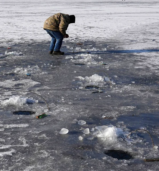 Киев Украина Января 2021 Года Рыбаки Льду Зимой — стоковое фото