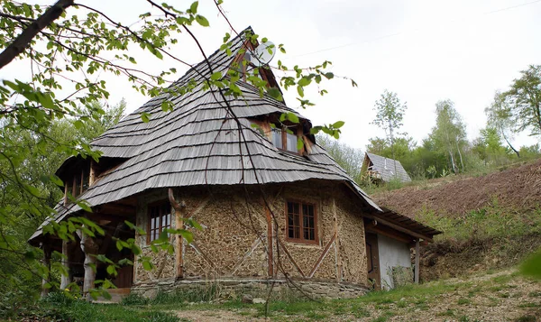 Vintage Wooden Houses High Mountains Transcarpathia Ukraine – stockfoto