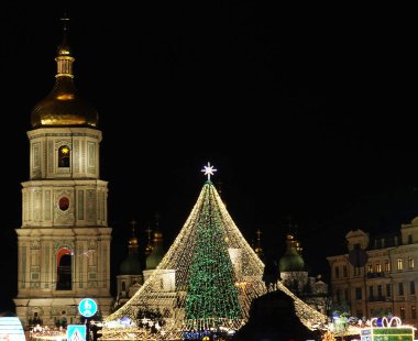 2021 yılı için Kiev Meydanı 'ndaki Merkez Noel ağacı.