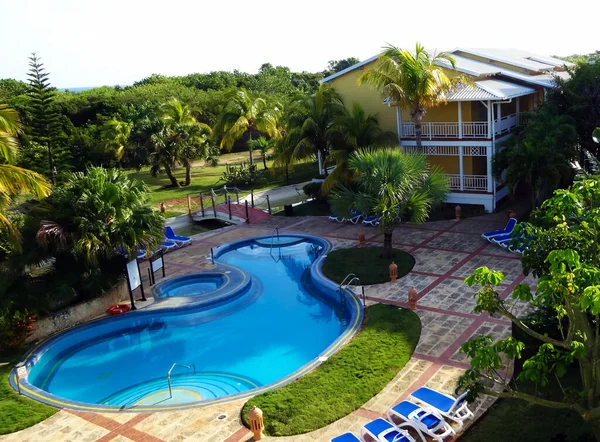 Havana Cuba May 2014 House Swimming Pool Tourists — Stock Photo, Image