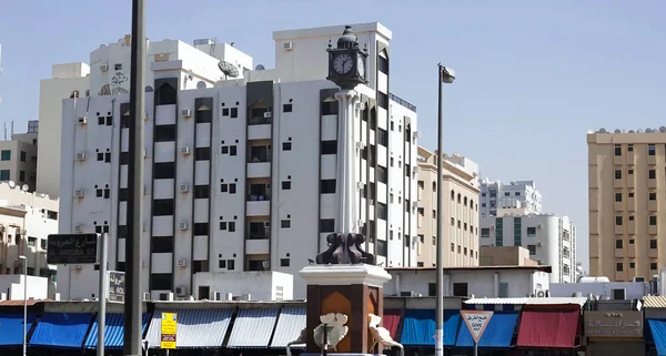 Sharjah, BAE 24 Şubat 2020: Sharjah şehir binaları ve caddeleri