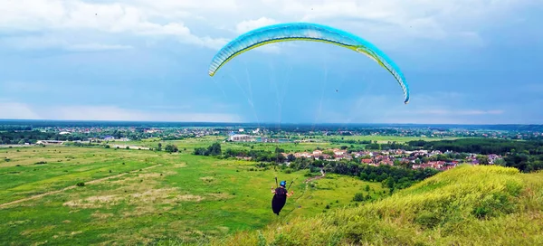 Kyjev Ukrajina Června 2021 Lety Hor Paraglidisty Paraglidingový Klub — Stock fotografie