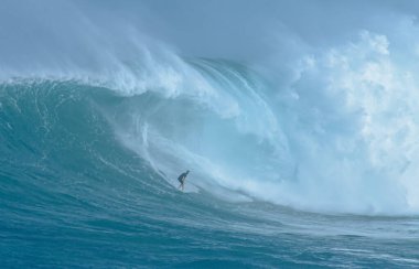 Spor fotoğrafçılığı. Jaws, Maui, Hawaii 'de Uluslararası Sörf Etkinliği, 2021 Aralık' ta.