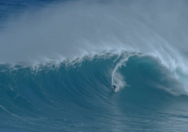 Spor fotoğrafçılığı. Jaws, Maui, Hawaii 'de Uluslararası Sörf Etkinliği, 2021 Aralık' ta.
