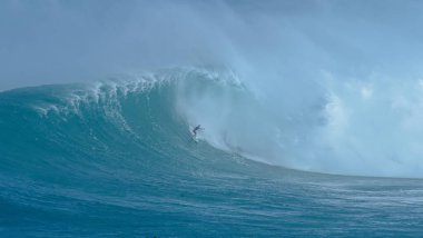 Spor fotoğrafçılığı. Jaws, Maui, Hawaii 'de Uluslararası Sörf Etkinliği, 2021 Aralık' ta.